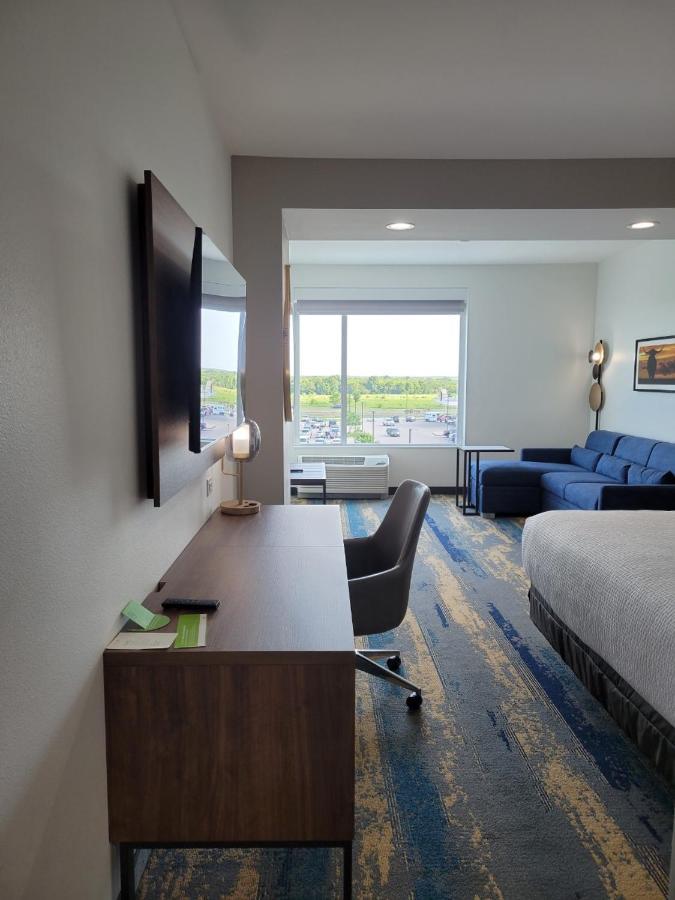 La Quinta Inn & Suites By Wyndham テレル エクステリア 写真